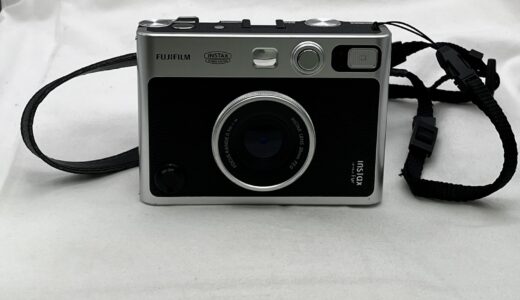 ▽富士フイルム　FUJIFILM　ハイブリッドインスタントカメラ　intax mini Evo　お買取りさせていただきました。